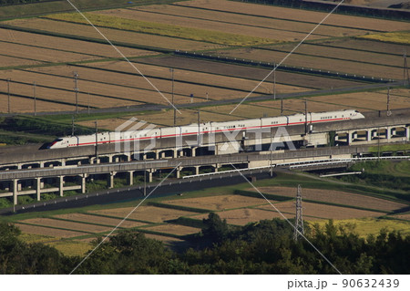 秋の南魚沼を行く、East-i（電気軌道総合試験車） 90632439