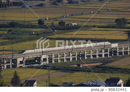 秋の南魚沼を行く、East-i（電気軌道総合試験車） 90632441