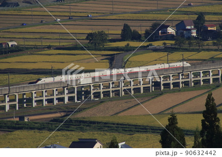 秋の南魚沼を行く、East-i（電気軌道総合試験車） 90632442