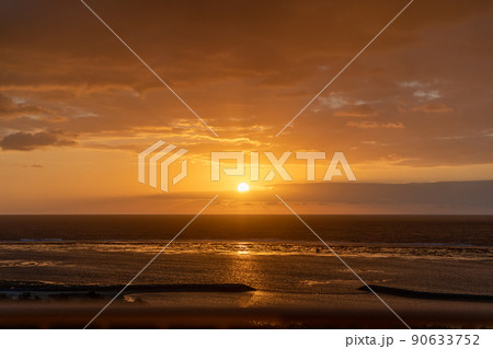 朝焼けの様子 90633752