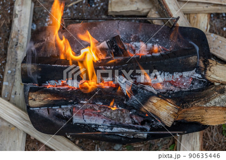焚き火　Bonfire enjoyed in the outdoor 90635446