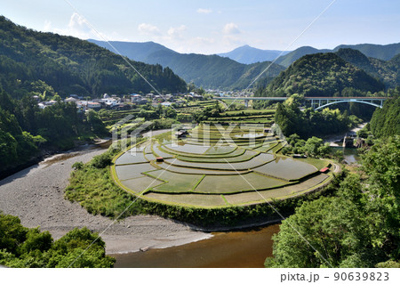 日本の棚田百選「あらぎ島」　【和歌山県有田郡有田川町】 90639823