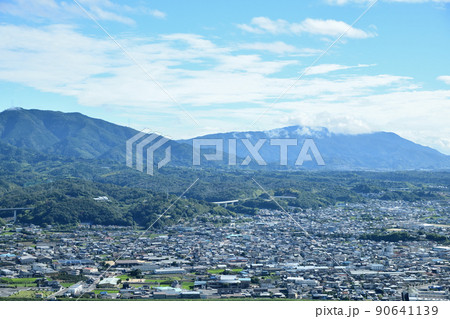 高野山町石道(展望台から金剛山・橋本市街を望む)【和歌山県九度山町】 90641139