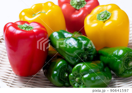 パプリカとピーマン 90641597