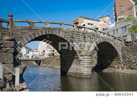 長崎の観光名所・眼鏡橋 90642047
