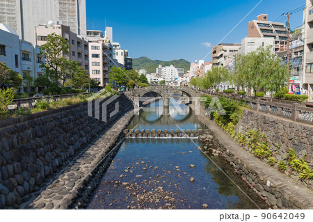 長崎の観光名所・眼鏡橋 90642049