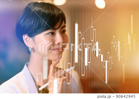 働く女性 90642945