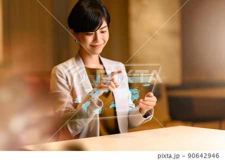 働く女性 90642946