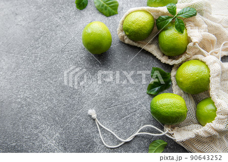 Eco-friendly bag with ripe  limes 90643252