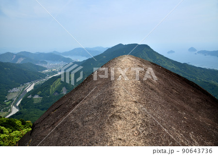 便石山象の背(白石湖・天狗倉山・尾鷲湾を望む) 【三重県尾鷲市・紀北町】 90643736