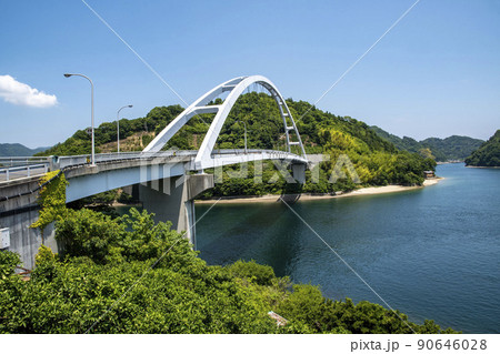 中の瀬戸大橋 90646028