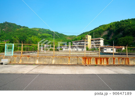 笠岡市立北木中学校の休校中の風景1　岡山県笠岡市 90647189