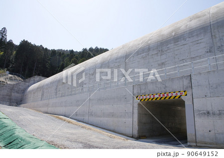 北陸新幹線 延伸工事　第2福井トンネル　福井市二上町側　2022年4月 90649152