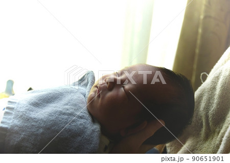 授乳後の満足感 新生児 生後16日目 授乳後の満足感 新生児 生後16日目 90651901