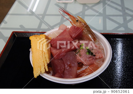 古川市場：青森のっけ丼（青森県青森市） 90652061