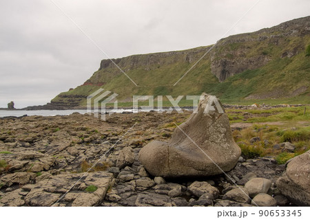 北アイルランドの世界遺産、ジャイアンツ・コーズウェイと巨人のブーツ 90653345