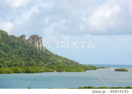 ミクロネシア連邦のポンペイ島にあるソケースロック 90654293
