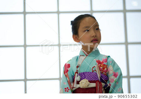着物を着た女の子 着物を着た女の子 90655302