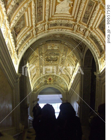 ドゥカーレ宮殿の黄金階段 90657590