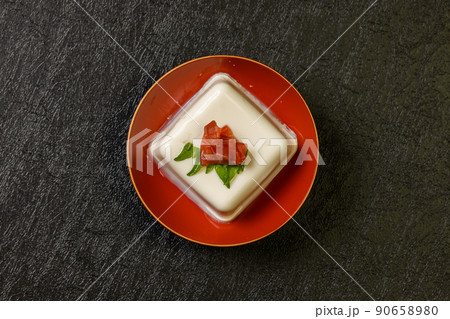 お豆腐 tofu (bean curd) japanese food お豆腐 tofu (bean curd) japanese food 90658980