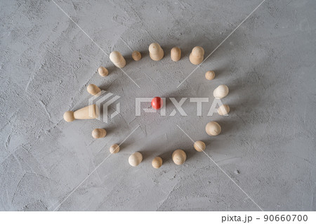 Virus infected red wooden man communicate with people stand in a vicious circle on a gray background. Sick, isolated. Keeping a distance. Self isolation. Stay home. quarantine. Virus infected red wooden man communicate with people stand in a vicious circle on a gray background. Sick, isolated. Keeping a distance. Self isolation. Stay home. quarantine. 90660700