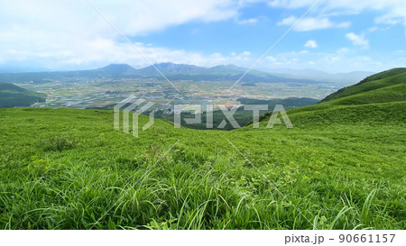 大観峰と阿蘇盆地 大観峰と阿蘇盆地 90661157