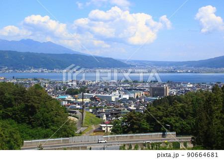 岡谷市側から望む諏訪湖 岡谷市側から望む諏訪湖 90664681