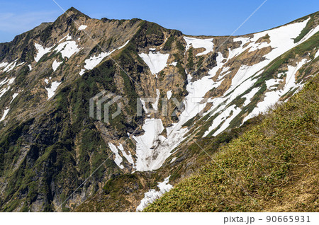 残雪期の谷川連峰・俎嵓 残雪期の谷川連峰・俎嵓 90665931