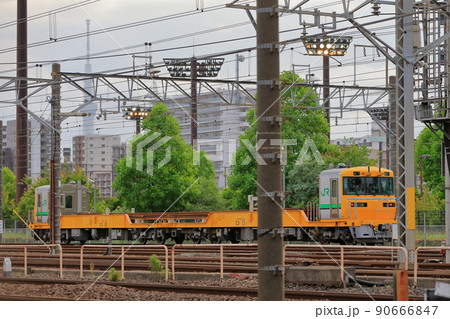 黄色い貨物列車（キヤE195系）　イメージ 90666847