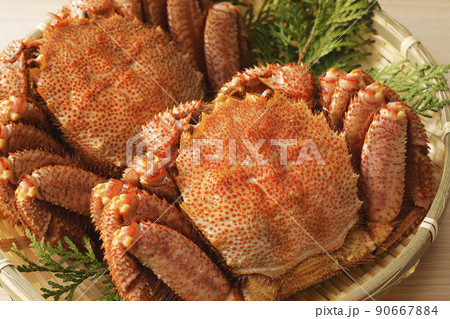 北海道近海産の大サイズのボイル毛蟹 90667884