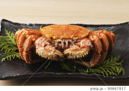 北海道近海産の大サイズのボイル毛蟹 北海道近海産の大サイズのボイル毛蟹 90667917