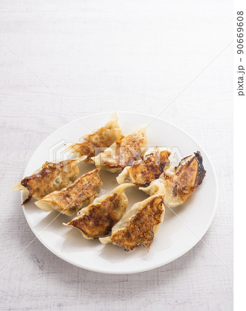 手作り焼餃子 手作り焼餃子 90669608