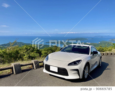 海と空とスポーツカー 90669785