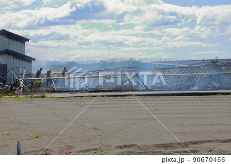 ビニールハウスの火災 ビニールハウスの火災 90670466