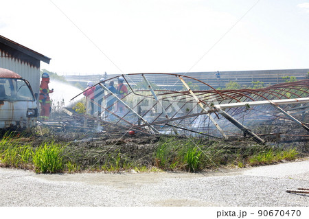 ビニールハウスの火災 ビニールハウスの火災 90670470