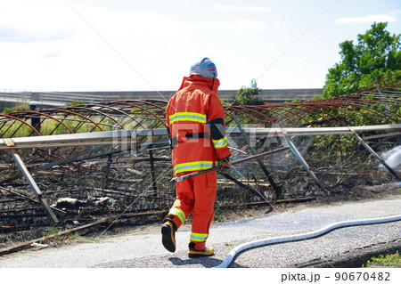 ビニールハウスの火災 ビニールハウスの火災 90670482
