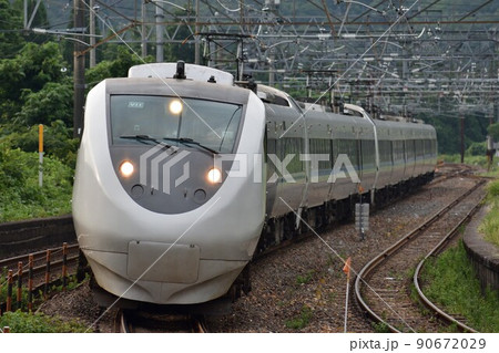 北陸本線を走る681系特急サンダーバード号 90672029