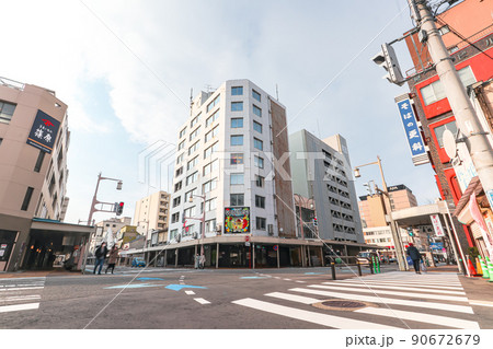 新潟市 東堀通りの街並み 90672679