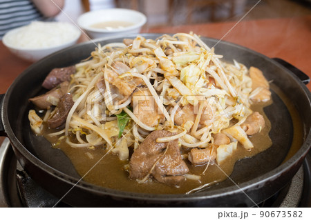 とても美味しい日本のホルモン焼き 90673582