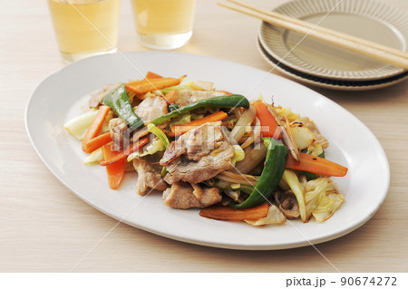 豚ロースを使った野菜炒め 豚ロースを使った野菜炒め 90674272