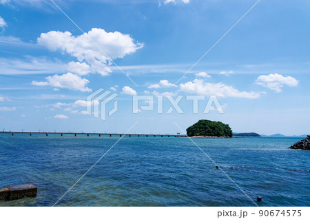 【愛知県蒲郡市】青空と竹島と竹島橋 90674575