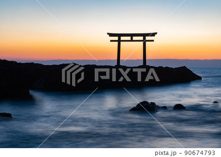 大洗磯前神社　夜明け 90674793