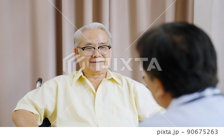 Doctor and patient are discussing consultation about symptom problem diagnosis Doctor and patient are discussing consultation about symptom problem diagnosis 90675263