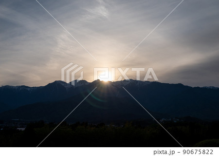 中央アルプスの夕焼け 90675822
