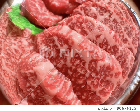 焼肉用生肉盛り合わせイメージ 写真素材 焼肉用生肉盛り合わせイメージ 写真素材 90676125