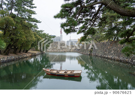 香川県高松市 高松城のお堀の内堀遊覧船の玉藻丸 香川県高松市 高松城のお堀の内堀遊覧船の玉藻丸 90676625