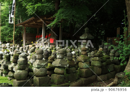 鎌倉杉本寺の五輪塔 90676956