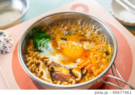 韓国インスタントラーメン作り 90677961