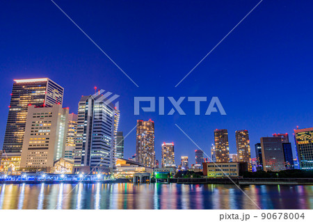 【東京の都市風景】竹芝ふ頭の夜景 90678004
