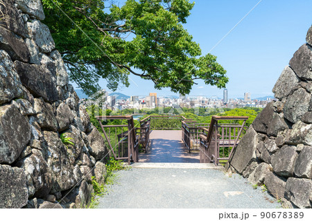 《福岡県》福岡城跡と福岡城跡から見た福岡市の風景（舞鶴公園・鴻臚館） 90678389